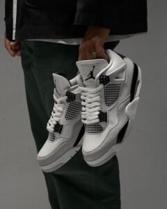 Read more about the article Jordan 4 Retro Military Black Edition: On Point, On Trend